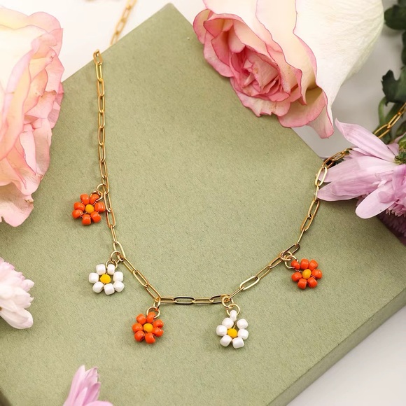 Paperclip  18K Gold Plated Stainless Steel Necklace - Picture 2 of 10